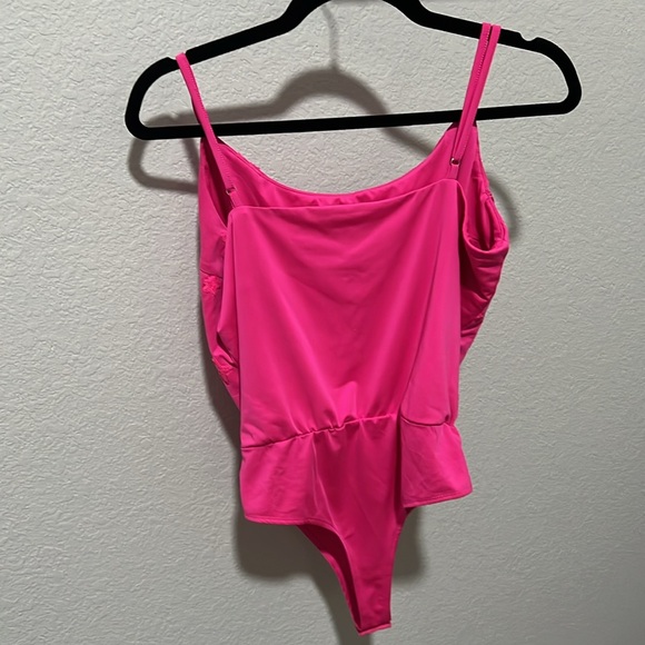 Body suit with sequin stars hot pink, size large - Picture 3 of 7